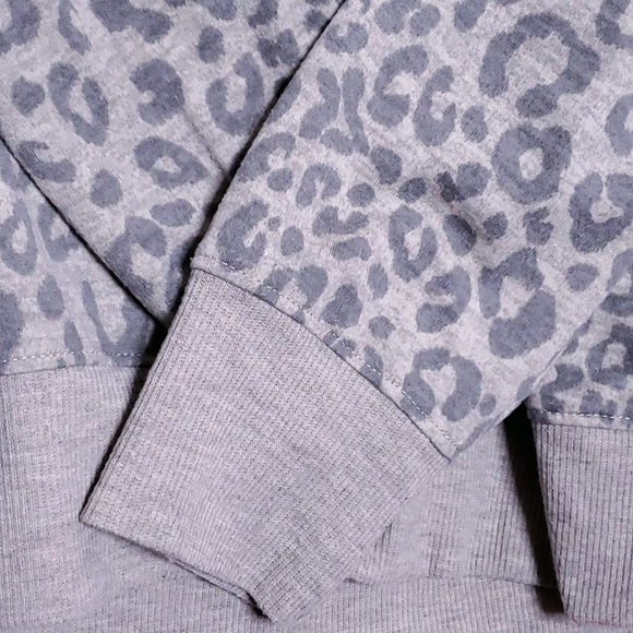 Splendid Leopard Print Long Sleeve Crew Sweater - Picture 9 of 16